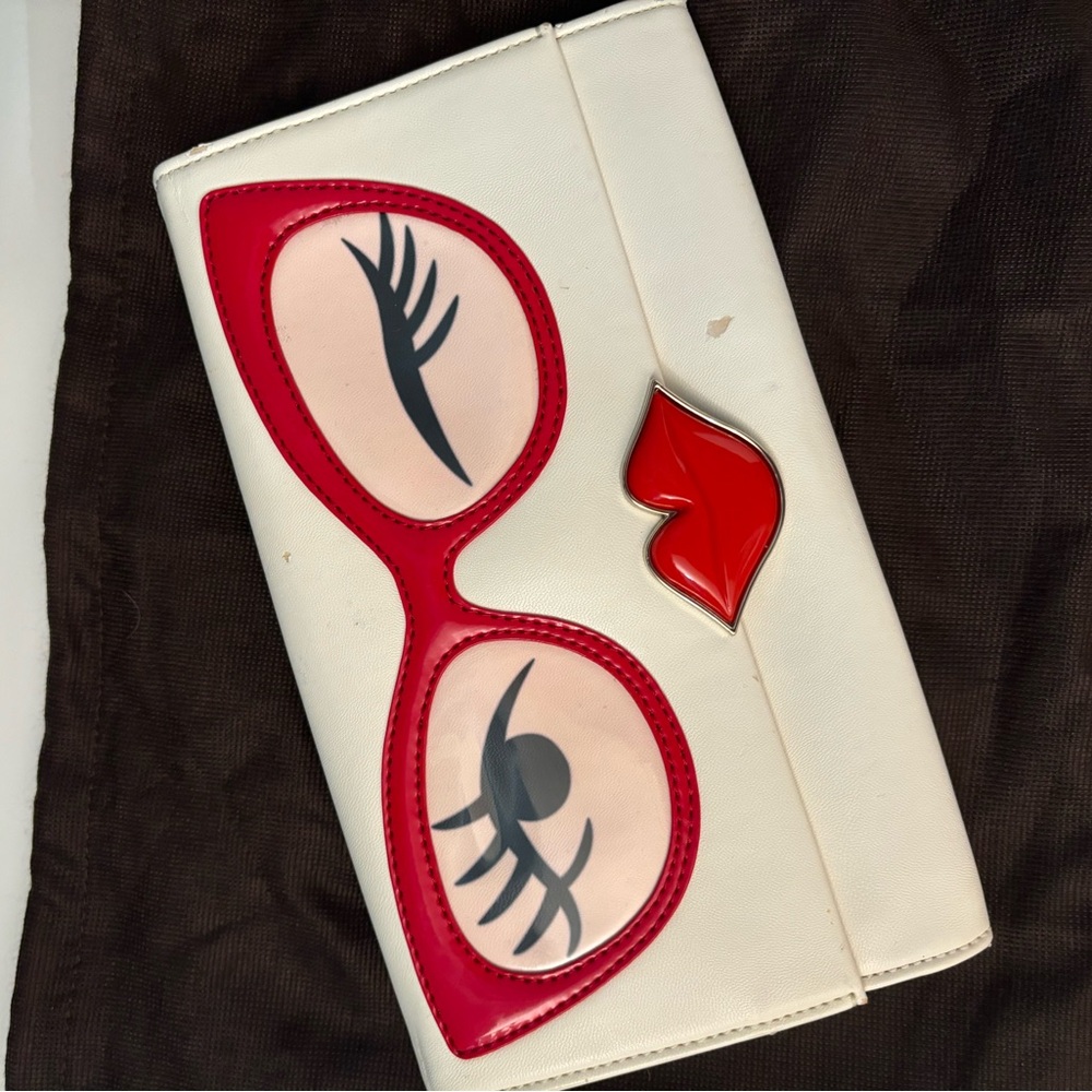 Kate Spade RARE lips sunglasses clutch!